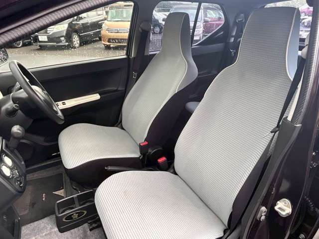 当店では軽自動車から普通車まで幅広くオールメーカーの車種・色・グレードを豊富に揃えております。