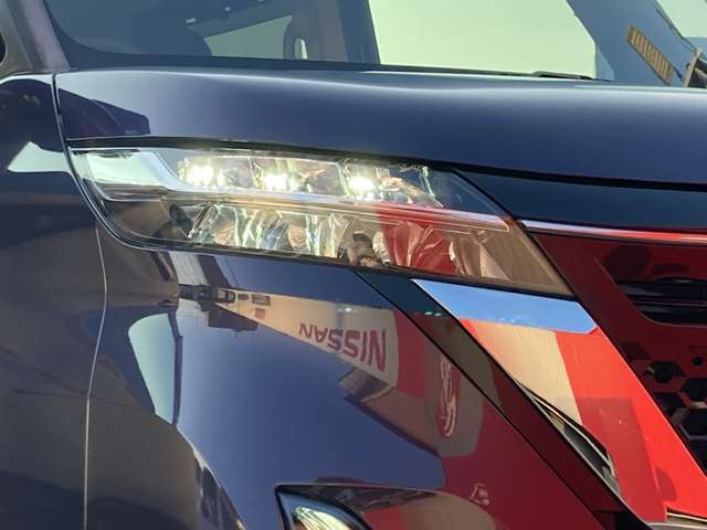LEDヘッドライト装備！夜間くらい道でも明るく照らしてくれるので安心です！