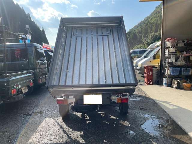 軽自動車、軽トラ、大型ダンプ、キャンピングカーまで多数取り揃えておりますので（展示車100台以上！）お探しのお車が見つかると思います！お気軽にご来店くださいませ☆★