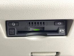 【ETC】高速道路の料金所をストレスなく通過！話題のスポットやサービスエリアに多い「スマートIC」利用時は必須のアイテムです。当店でセットアップを実施、ご納車当日からすぐにご利用いただけます！