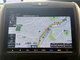 【純正ナビ】一体感のあるナビは、高級感ある車内を演出してくれます。Bluetooth再生などオーディオ機能も充実しておりますので、運転もより楽しめます♪