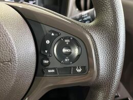 【アダプティブクルーズコントロール】高速道路での長距離走行が楽に！！自動で速度を保つクルーズコントロールが、衝突軽減システムと連携し、前方の車両を感知して車間を保つように速度調節してくれます！！