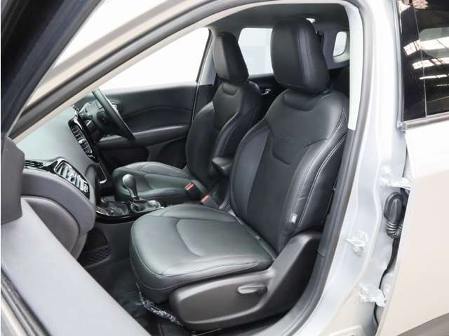 下取買取車両候補の詳細をぜひ教えてください！バイク、トラックまでなんでも大歓迎です。ローン残債が残っている車両の下取手続もお任せください。