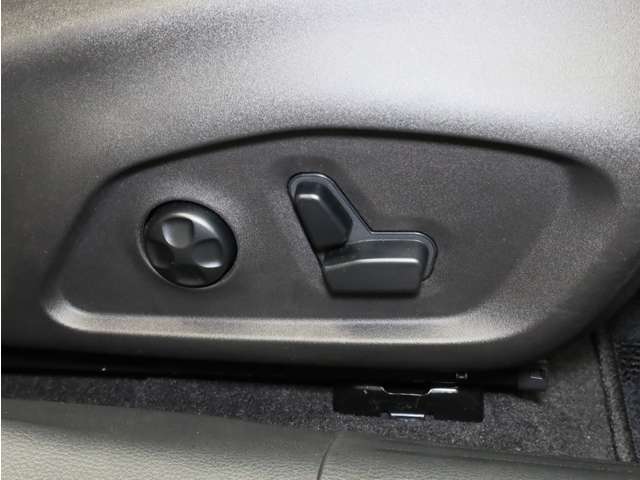 最長120回までのローン支払プランをご用意いたします。ボーナス加算額や月々のお支払額、事前審査や下取車にローン残債がある場合の手続を含め、なんでもお気軽にご相談ください。