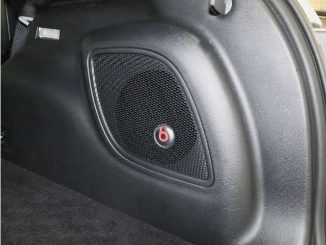■Beats Audioプレミアムサウンドシステム（サブウーハー付）