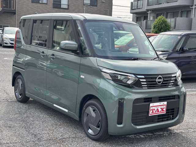 【キッズスペース】　待合室には小さなお子様も安心して遊んで待てるキッズスペースも完備しております。ご家族皆様でのご来店お待ちしております。