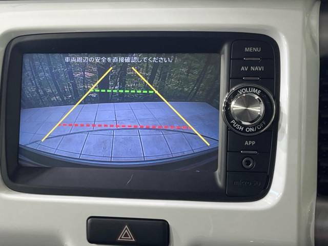 【バックカメラ】駐車時に後方がリアルタイム映像で確認できます。大型商業施設や立体駐車場での駐車時や、夜間のバック時に大活躍！運転スキルに関わらず、今や必須となった装備のひとつです！