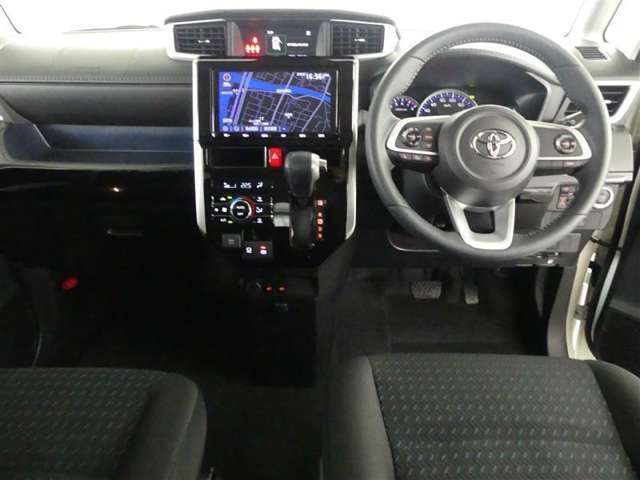 見通しのよいすっきりとした視界で、誰でも運転しやすいです。運転のしやすさは疲れにくさにも繋がりますよ♪