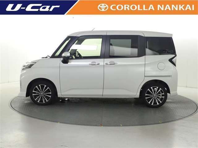 両側パワースライドドア付きだから、狭い駐車スペースなどでの 乗り降りラクラク！小さなお子さまのいるご家庭には嬉しい装備。