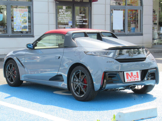 スカイサウンドインターナビ　無限ブルーミラーサイドステップイルミネーション　特別仕様車＜バージョンZ＞　専用アクティブスポイラー