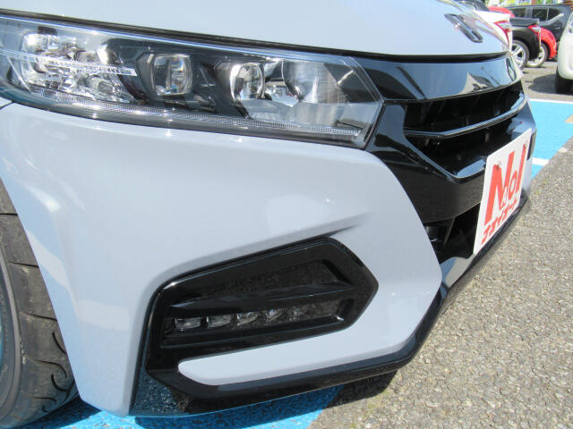 スカイサウンドインターナビ　無限ブルーミラーサイドステップイルミネーション　特別仕様車＜バージョンZ＞　専用アクティブスポイラー