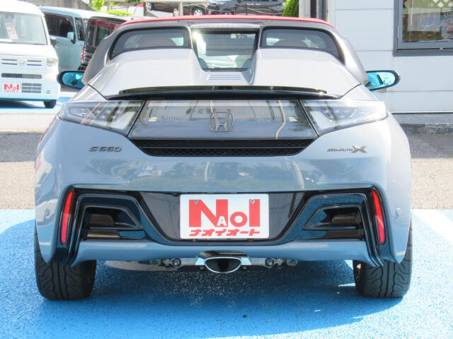 スカイサウンドインターナビ　無限ブルーミラーサイドステップイルミネーション　特別仕様車＜バージョンZ＞　専用アクティブスポイラー