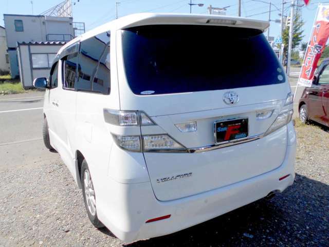 ご成約クーポンとして全車下廻りの錆止め（油性ブラックシャーシ塗装）を納車時無料にて施行致します。自社整備工場＆板金工場完備です。アフターもお任せ下さい！！