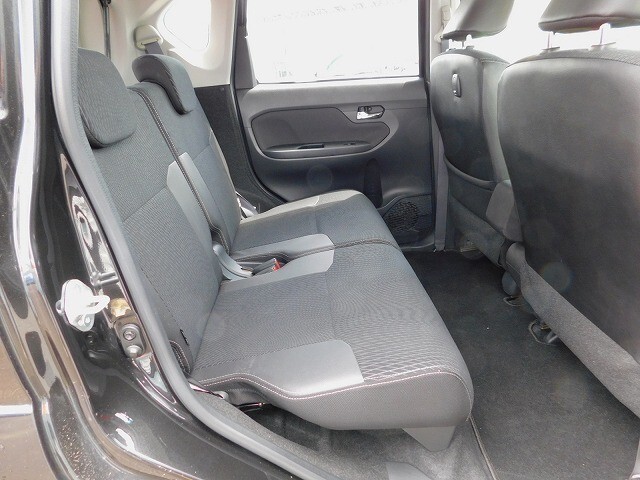 後部座席です。