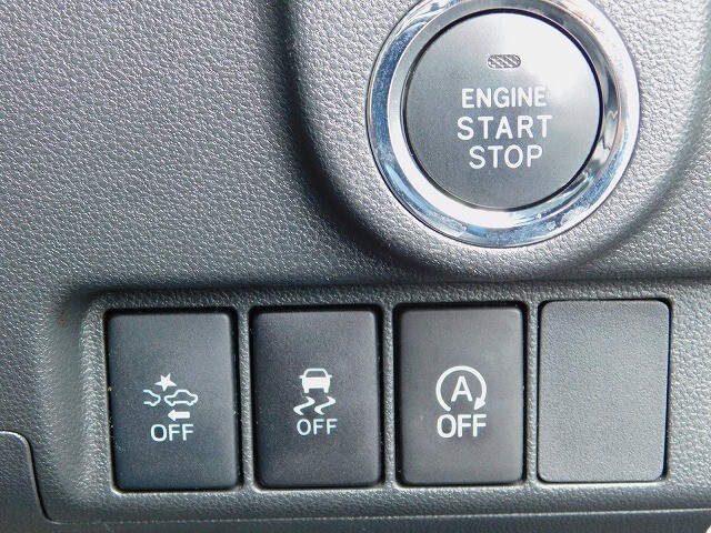 プッシュスタート　アイドリングストップ　衝突軽減ブレーキ　横滑り防止