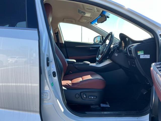 「この車の写真をもっと見たい」「状態が気になる」「この装備はついている？」どんな小さな疑問でもお気軽にお問い合わせください！