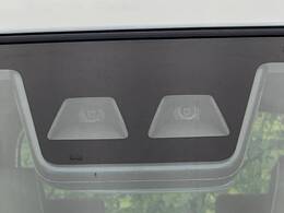 【スズキ　セーフティサポート】走行中に前方の車両等を認識し、衝突しそうな時は警報とブレーキで衝突回避と被害軽減をアシスト。より安全にドライブをお楽しみいただけます。
