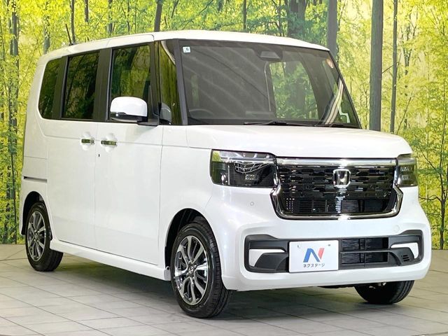 大好評のボディコーティング「弾スプラッシュコート」もご納車までに施工可能。通常のガラスコートと異なる、耐久年数6年の無機質ガラスコーティングが、ボディをキレイな状態に保ってくれます。