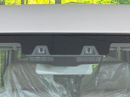 【スズキ　セーフティサポート】走行中に前方の車両等を認識し、衝突しそうな時は警報とブレーキで衝突回避と被害軽減をアシスト。より安全にドライブをお楽しみいただけます。
