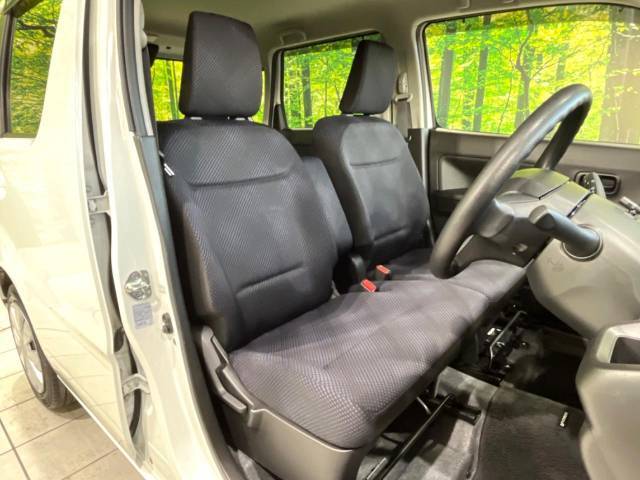 運転席シート廻りは使用感も少なく、良好な状態となっています。丁寧に使われていたことがよくわかりますね。