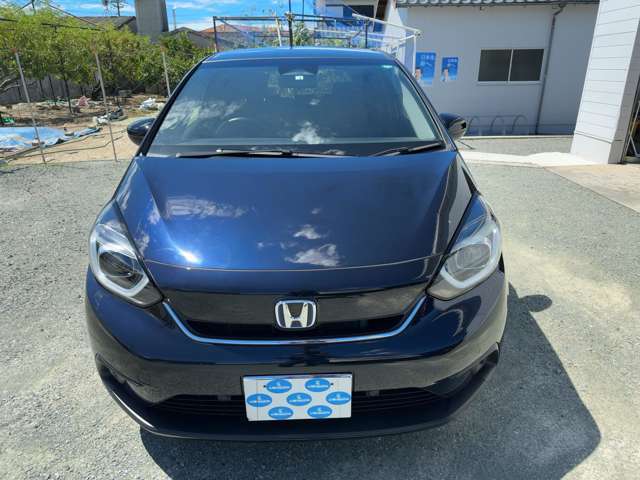 当店では、販売、整備、車検、板金、保険業務を行っております。お車のことならなんでもご相談ください。