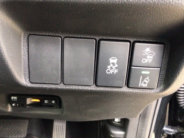 ホンダが推し進める総合先進安全装備のセンシング搭載！　衝突や斜線はみだしなどの危険が予測される時、センサーが警告。ヒューマンエラーを高度先進技術が補完してくれます。