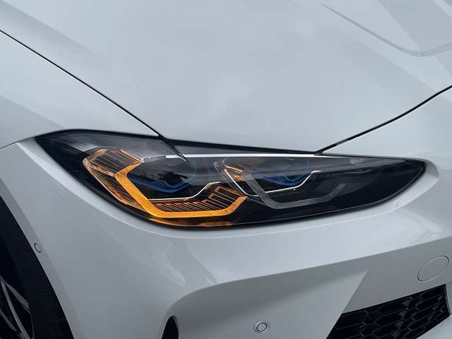 オートローンをご検討のお客様へ-スタンダードローンをはじめ、自由返済型、残価設定型など各種ローンの取り扱いがございます。試算などお気軽にお申し付けください。