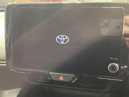 【8インチ　ディスプレイオーディオ】大画面のディスプレイはAppleCarPlayやAndroidAutoが利用可能。大きな画面でスマホナビアプリ等が利用いただけます♪