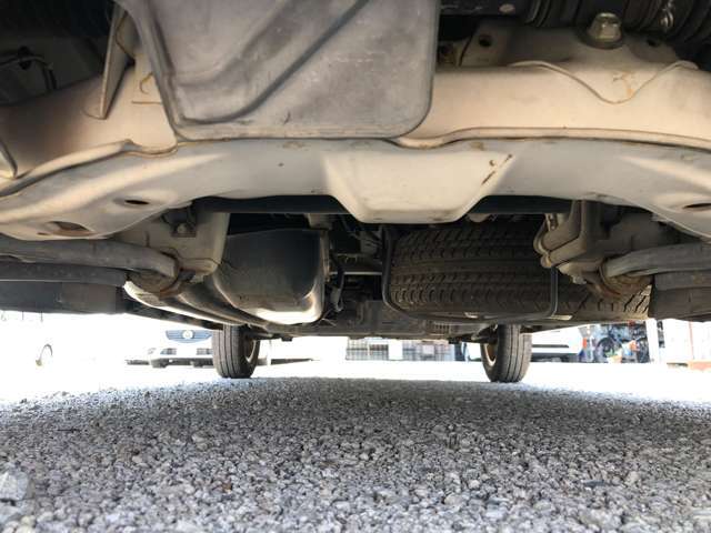 フロントの下回りです。きれいな状態です(^^♪