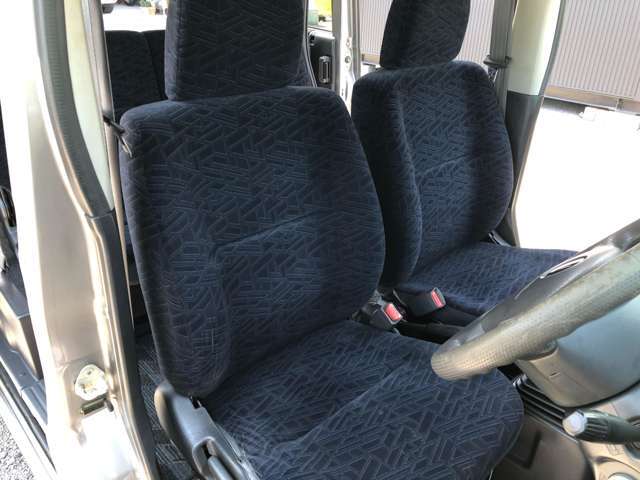 比較的状態の良い運転席です(^^♪