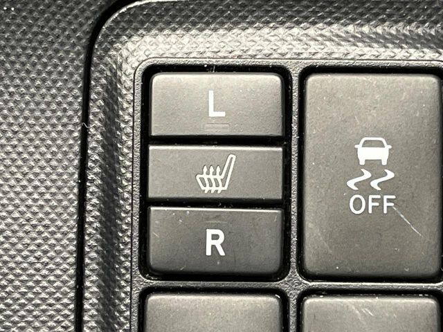 【シートヒーター】寒い日に重宝するシートヒーター！エアコンより早く温まってくれるので寒がりの人も安心ですね♪エアコンの温風は乾燥するから苦手、という方にもをおすすめです。