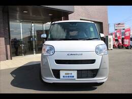 広い展示場には目移りしちゃうくらい軽・届出済未使用車が展示されてます