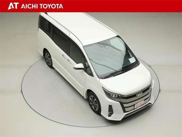 両側パワースライドドア付きだから、狭い駐車スペースなどでの乗り降りラクラク♪小さなお子さまのいるご家庭には嬉しい装備です。