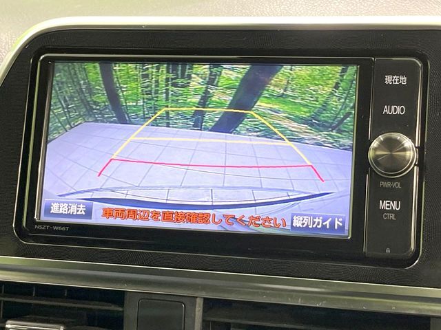 【バックカメラ】駐車時に後方がリアルタイム映像で確認できます。大型商業施設や立体駐車場での駐車時や、夜間のバック時に大活躍！運転スキルに関わらず、今や必須となった装備のひとつです！