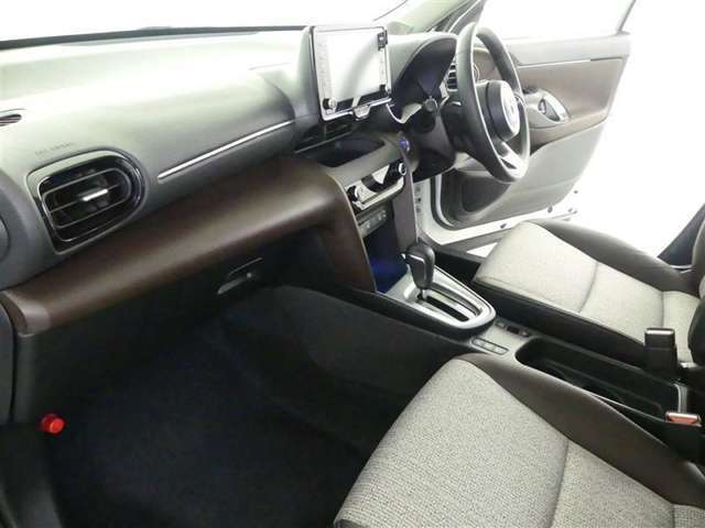 見通しのよいすっきりとした視界で、誰でも運転しやすいです。運転のしやすさは疲れにくさにも繋がりますよ♪