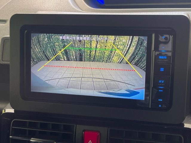 【バックカメラ】駐車時に後方がリアルタイム映像で確認できます。大型商業施設や立体駐車場での駐車時や、夜間のバック時に大活躍！運転スキルに関わらず、今や必須となった装備のひとつです！