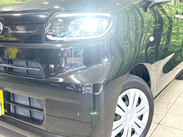【LEDヘッドライト】悪天候や夜間走行時も良好な視界を確保し安心して運転できる高輝度LEDヘッドライトを装備！点灯速度が早く、消費電力も抑えられています。