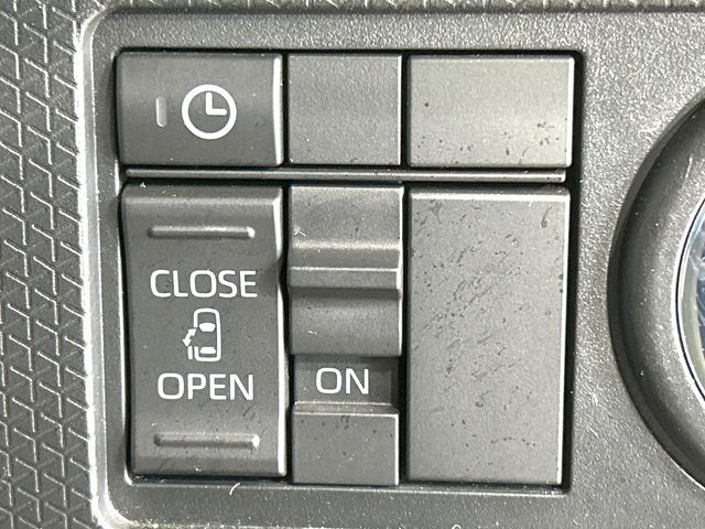 【パワースライドドア】スマートキーや運転席のスイッチでスライドドアの開閉が可能♪電動だから力を入れてドアを開ける必要が無く、小さいお子様でも、重い荷物を持っている時もラクに開け閉めできます♪