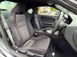ドライバーによって運転しやすいポジションは異なり、あの車はどうなのか不安なこともありますよね。気になるお車は店頭で乗り込んでご確認いただけます♪