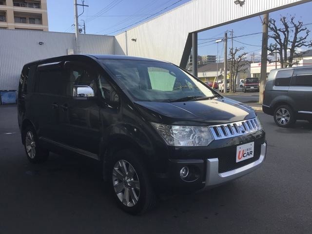 静岡インター道理沿いに中古車展示場を完備。