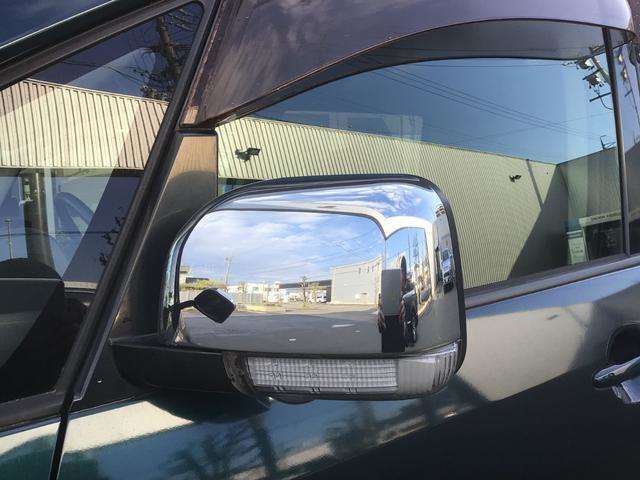 展示場裏側にも駐車スペースがございます。ショールーム前の駐車スペースが満車の際は、ご利用ください。