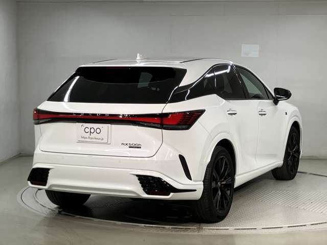 上質で洗練された快感の走りをご体感ください。