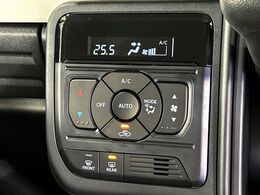 【オートエアコン】一度お好みの温度に設定すれば、車内の温度を検知し風量や温度を自動で調整。暑い…寒い…と何度もスイッチ操作をする必要はありません。快適な車内空間には必須の機能ですね♪