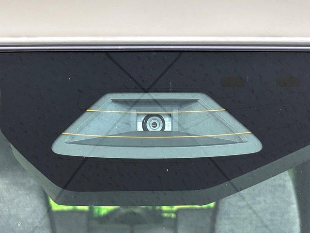 【スズキ　セーフティサポート】走行中に前方の車両等を認識し、衝突しそうな時は警報とブレーキで衝突回避と被害軽減をアシスト。より安全にドライブをお楽しみいただけます。