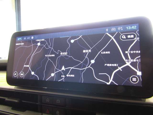 10.25インチタッチパネルモニターAM/FMラジオ/Bluetooth*2 （ハンズフリー通話*3/オーディオストリーミング）、USB （iPod/iPhone*4対応）/Apple CarPlay*4/Android Auto*5