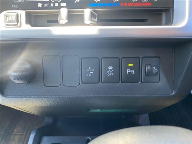 気になる車はすぐにお問い合わせください！画面右側の0066から始まる無料ダイヤルからお問い合わせ下さい！専門スタッフがお車のご質問にお答えいたします！