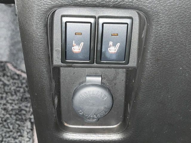 【シートヒーター】寒い日に重宝するシートヒーター！エアコンより早く温まってくれるので寒がりの人も安心ですね♪エアコンの温風は乾燥するから苦手、という方にもをおすすめです。