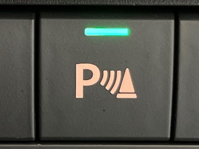 【コーナーセンサー】バンパーに付いたセンサーが障害物を検知！一定の距離に近づくとアラートで教えてくれます♪狭い駐車スペースや車庫入れ時も安心ですね☆