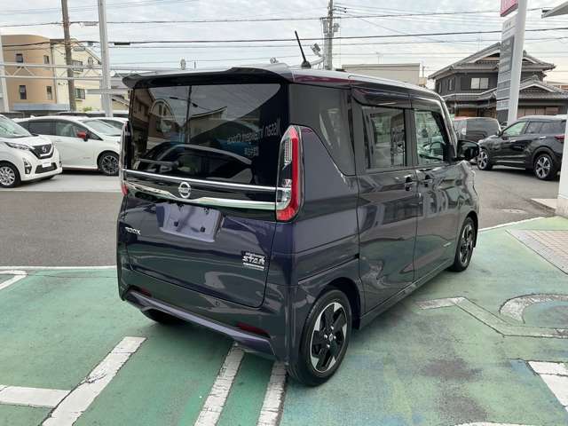 衝突被害軽減ブレーキや前後踏み間違い防止アシストなど安全装備も充実しています。