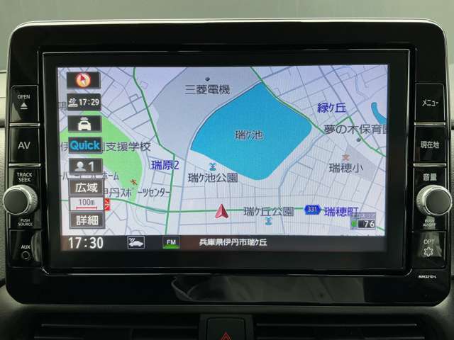 見やすい日産純正ナビゲーションです。